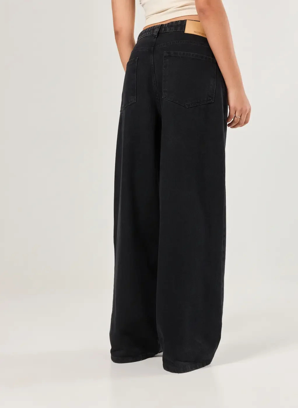 Calça Jeans Wide Leg Ampla Cintura Baixa