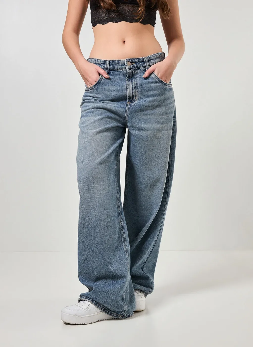 Calça Jeans Wide Leg Ampla Cintura Baixa