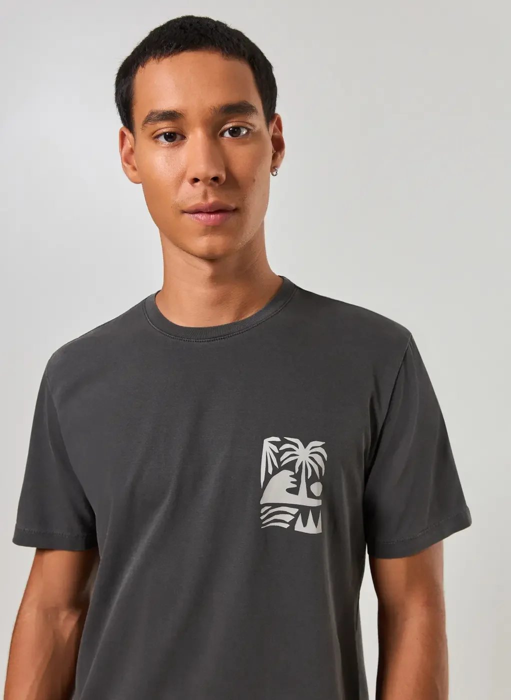 Camiseta Preta Estonada Praia