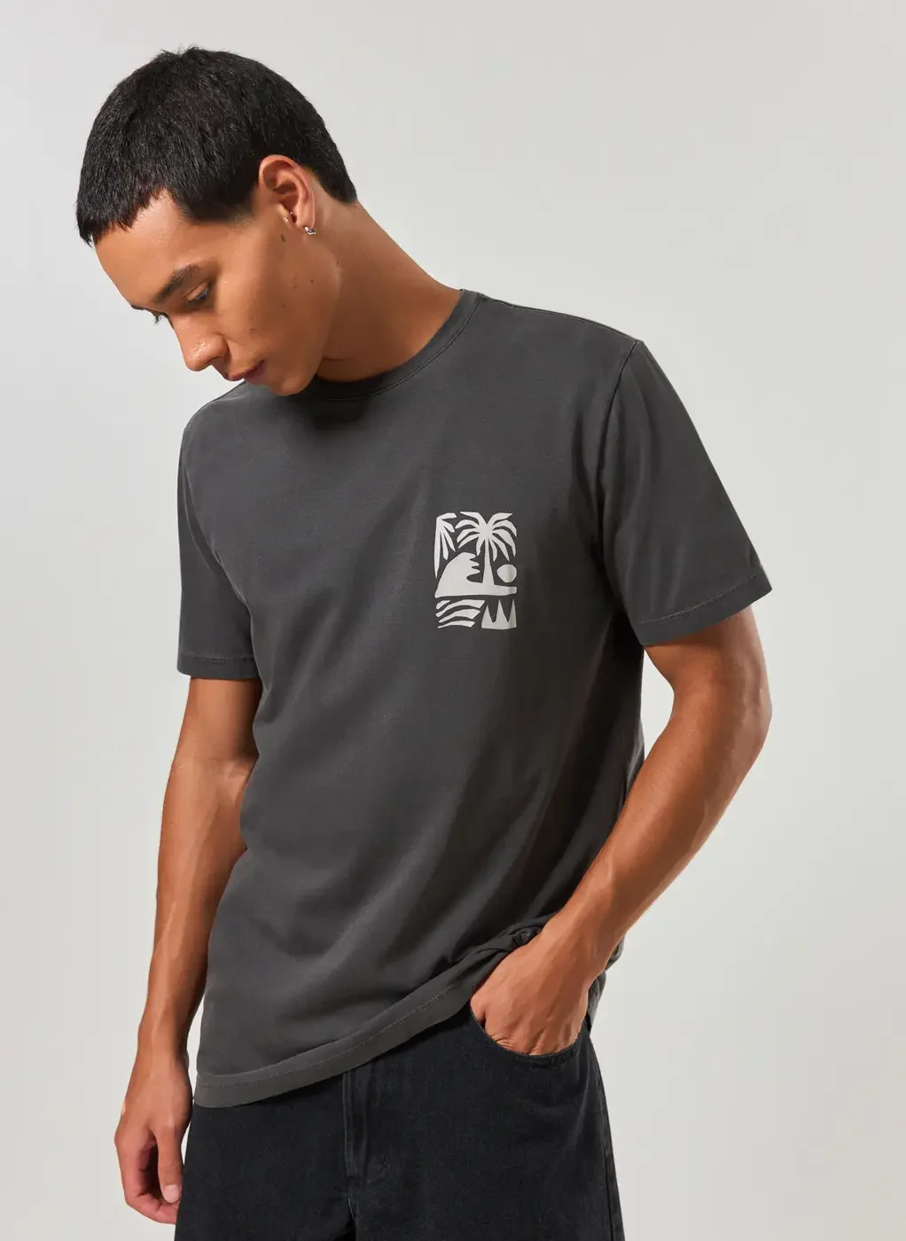 Camiseta Preta Estonada Praia