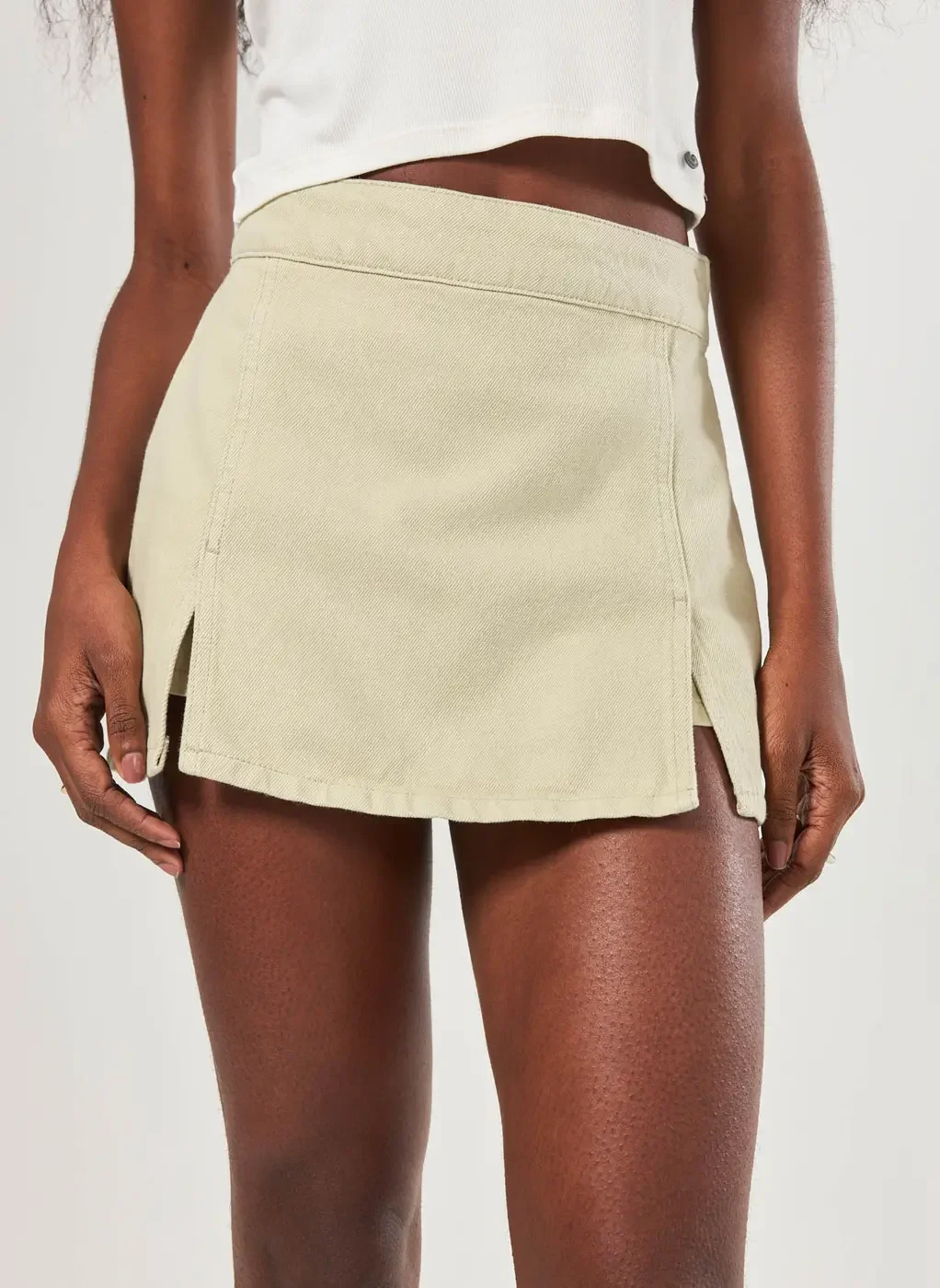 Short Saia Sarja Com Fendas