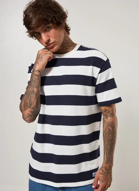 Camiseta Box Listrada Atoalhada