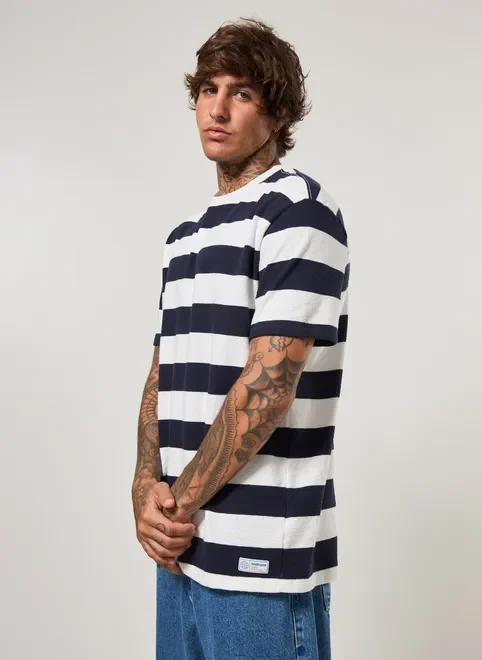 Camiseta Box Listrada Atoalhada