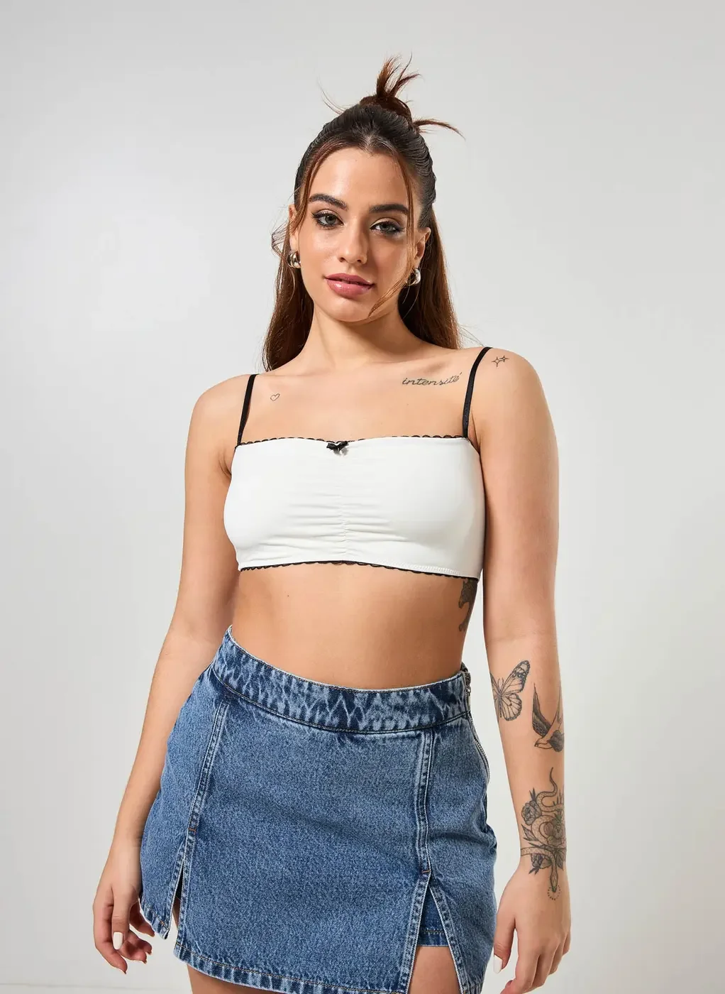 Top Cropped Off-White Com Lacinho