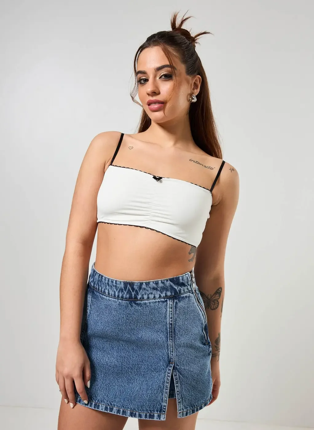 Top Cropped Off-White Com Lacinho