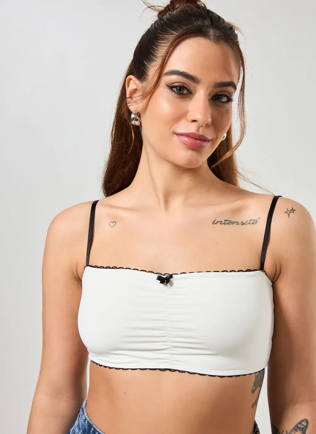 Top Cropped Off-White Com Lacinho