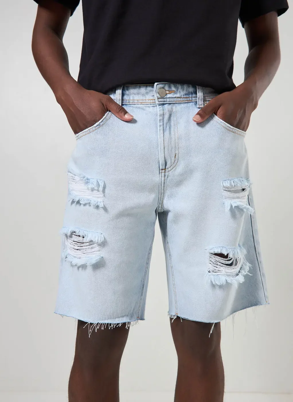 Bermuda Destroyed Em Jeans Claro