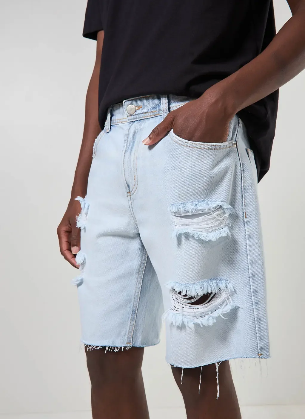 Bermuda Destroyed Em Jeans Claro