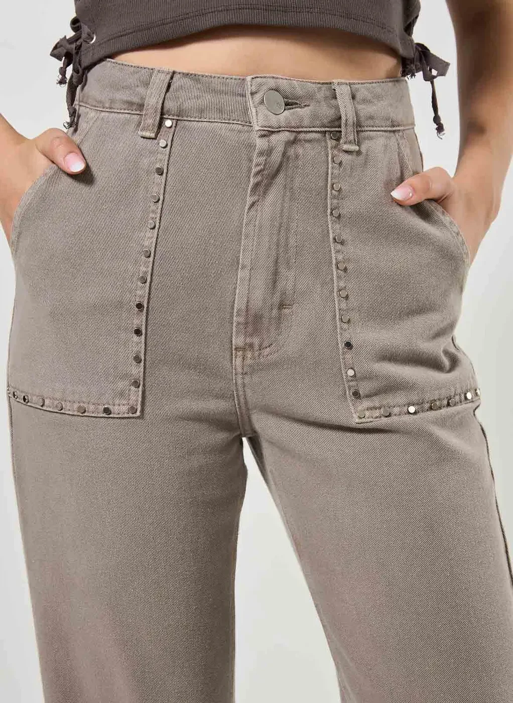 Calça Wide Leg Cinza Com Tachinhas