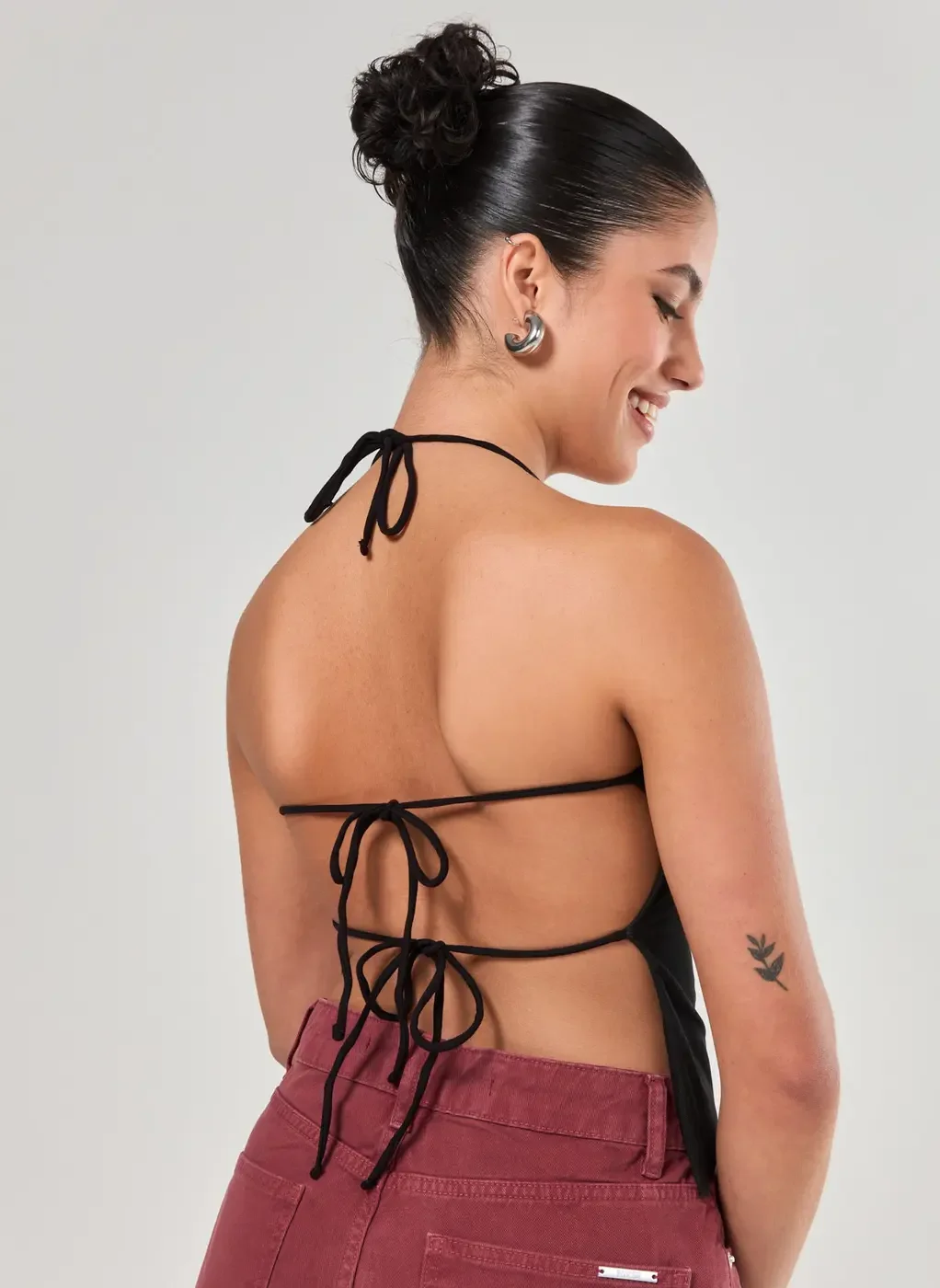 Blusa Em Tule Costas Abertas