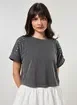 Camiseta Cropped Estonada Com Tachinhas