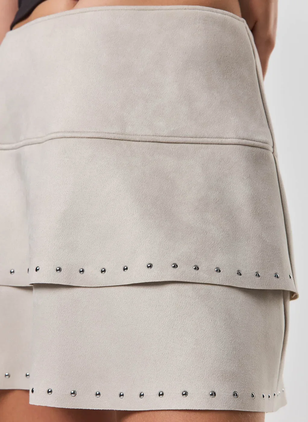 Saia Suede Com Babados E Tachas