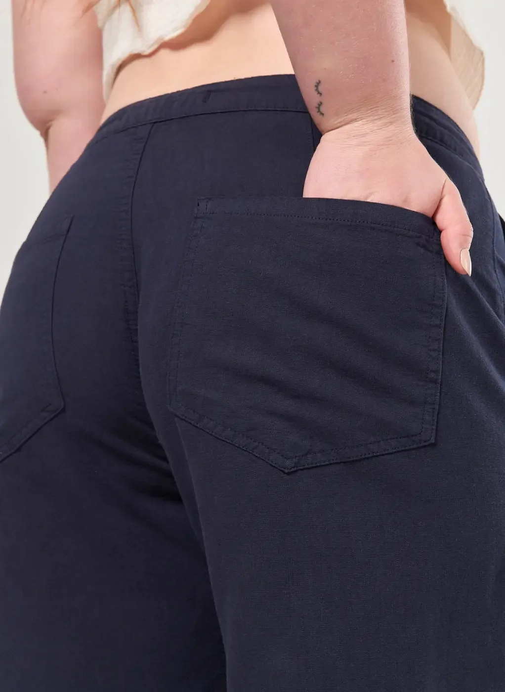 Calça Sarja Wide Leg Cintura Média