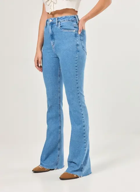 Calça Flare Jeans Com Elastano