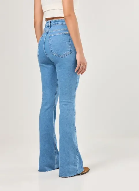 Calça Flare Jeans Com Elastano