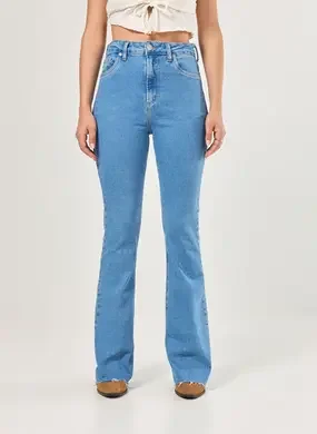 Calça Flare Jeans Com Elastano