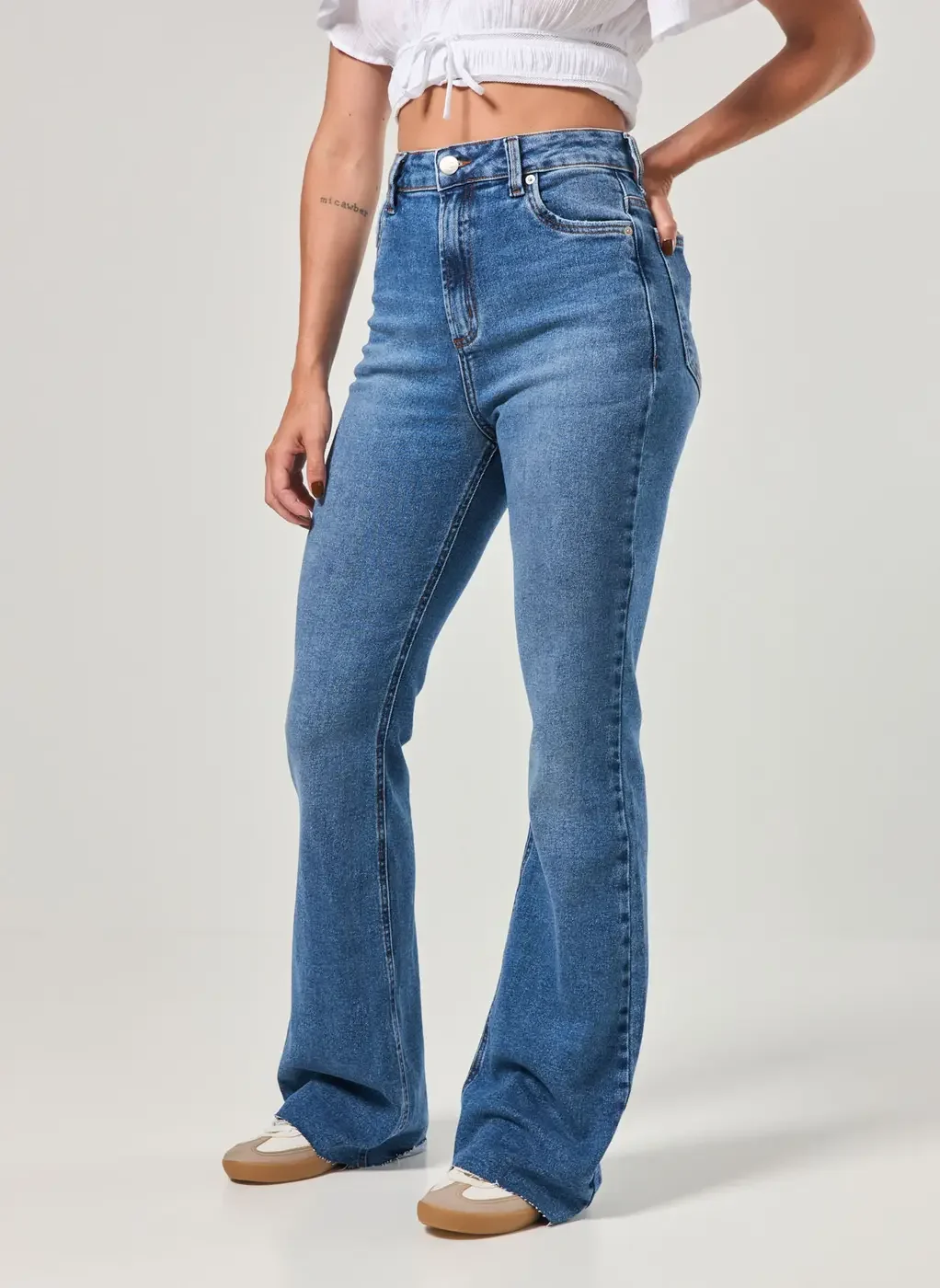 Calça Flare Jeans Com Elastano