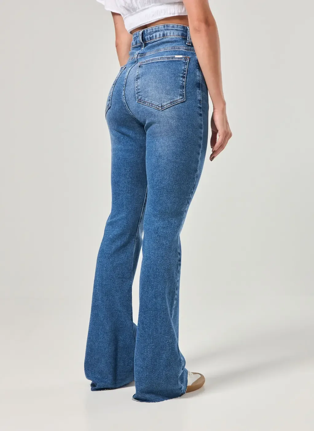 Calça Flare Jeans Com Elastano