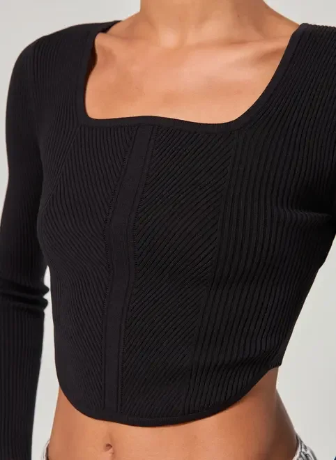 Blusa Manga Longa Corsetada Retilínea Preta