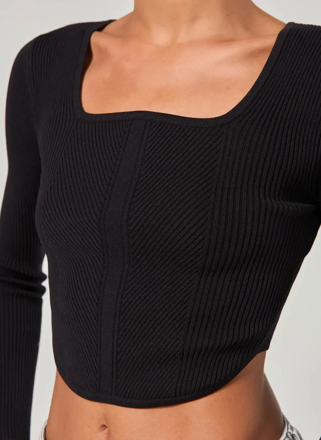 Blusa Manga Longa Corsetada Retilínea Preta