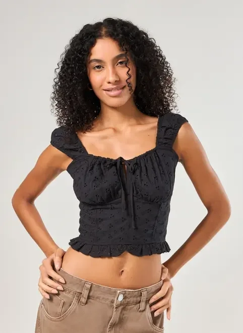 Blusa Preta Broderie Corsetada