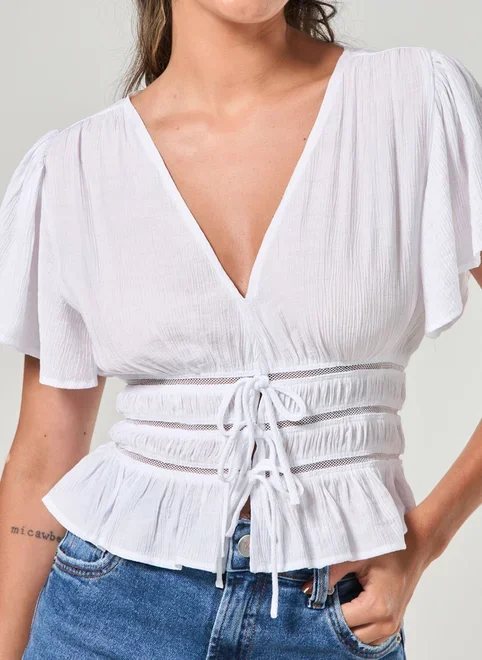 Blusa Branca Amarração Lacinhos