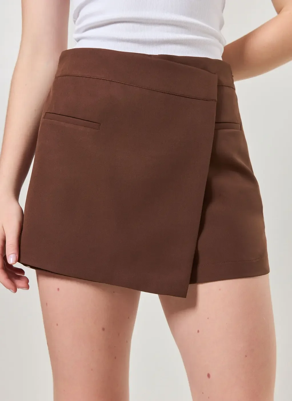 Short Saia Alfaiataria Cós Assimétrico