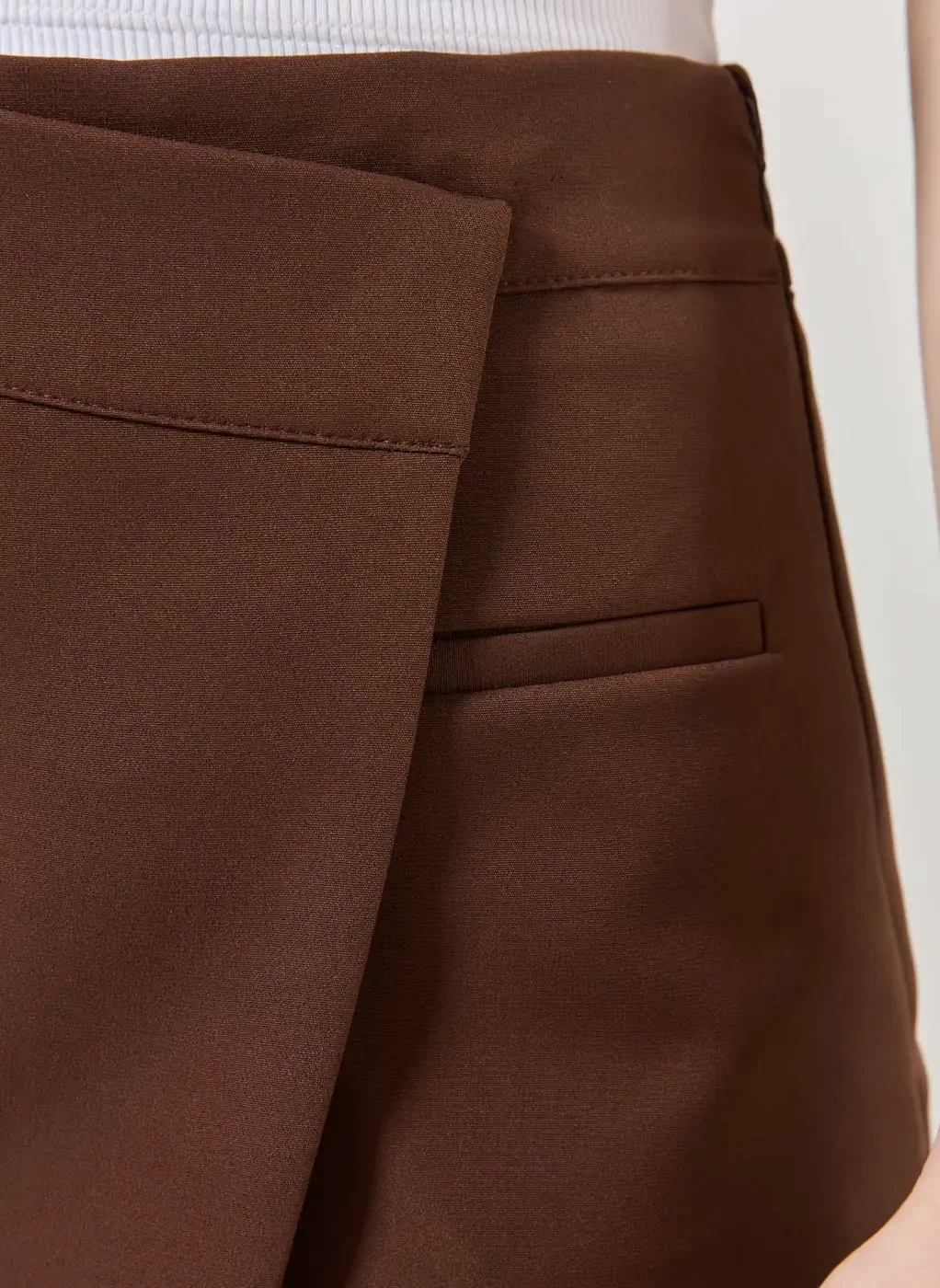 Short Saia Alfaiataria Cós Assimétrico