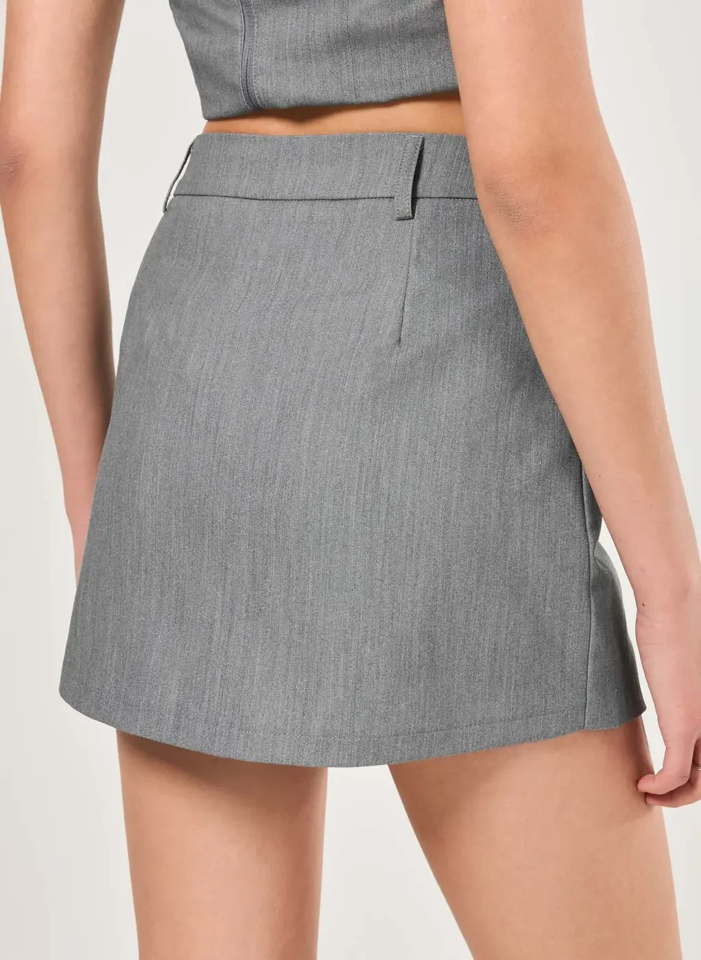 Short Saia Alfaiataria Cinza