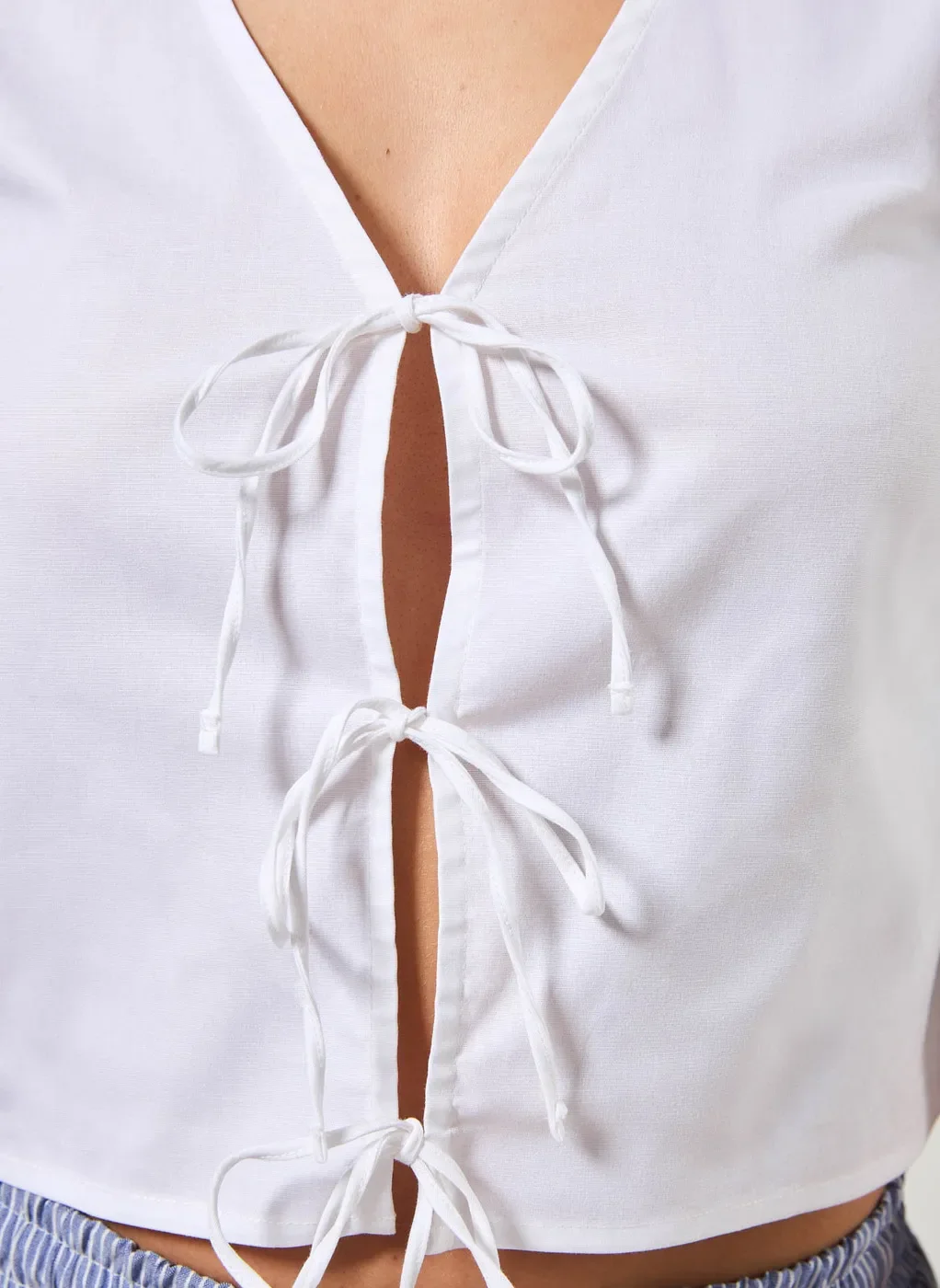 Blusa Amarração Lacinhos Off-White