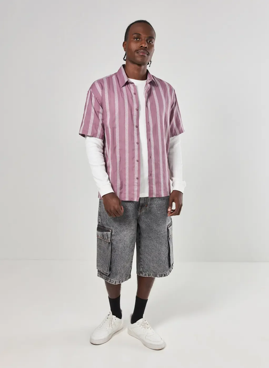 Camisa Roxa Com Listras Brancas