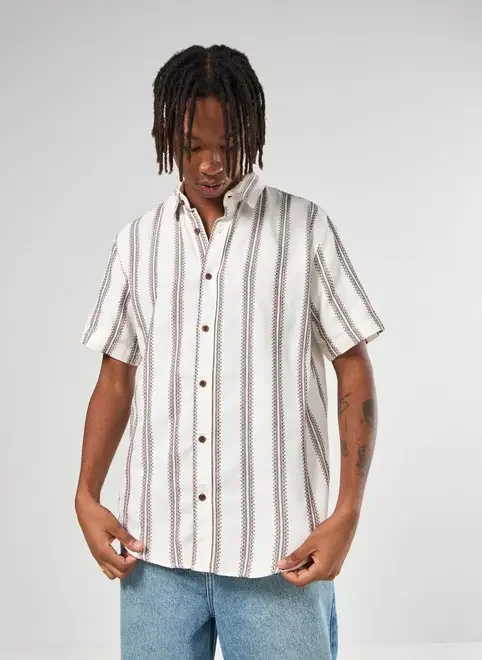 Camisa Box Listras Bordadas