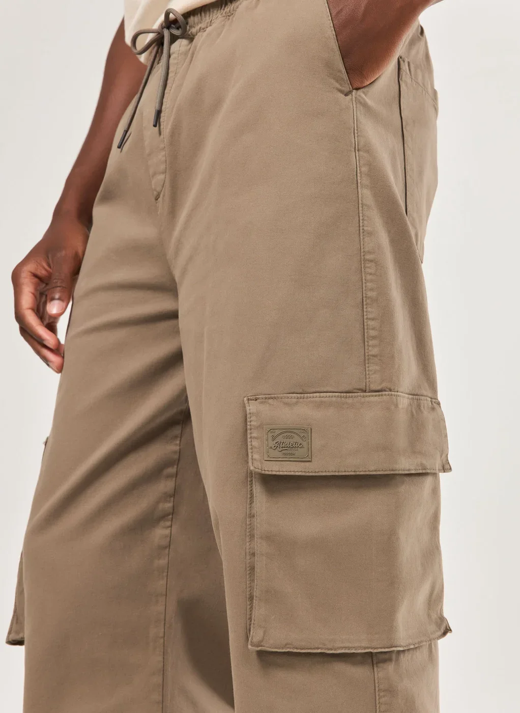 Calça Sarja Reta Cargo Com Cadarço