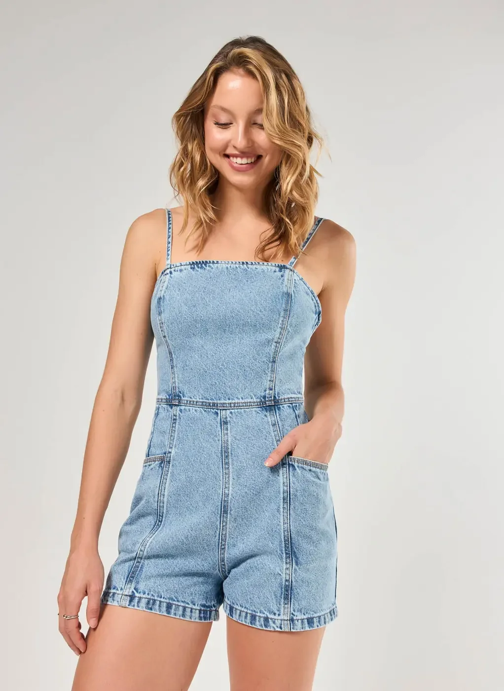 Macaquinho Jeans Justo