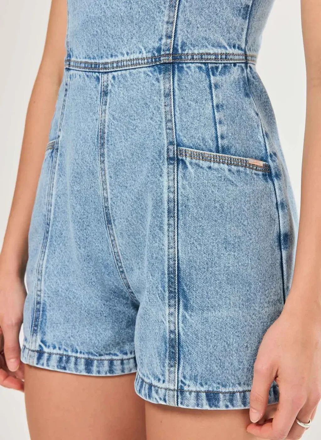 Macaquinho Jeans Justo