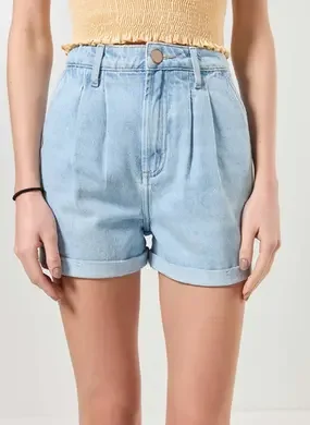 Short Jeans Claro Com Pregas