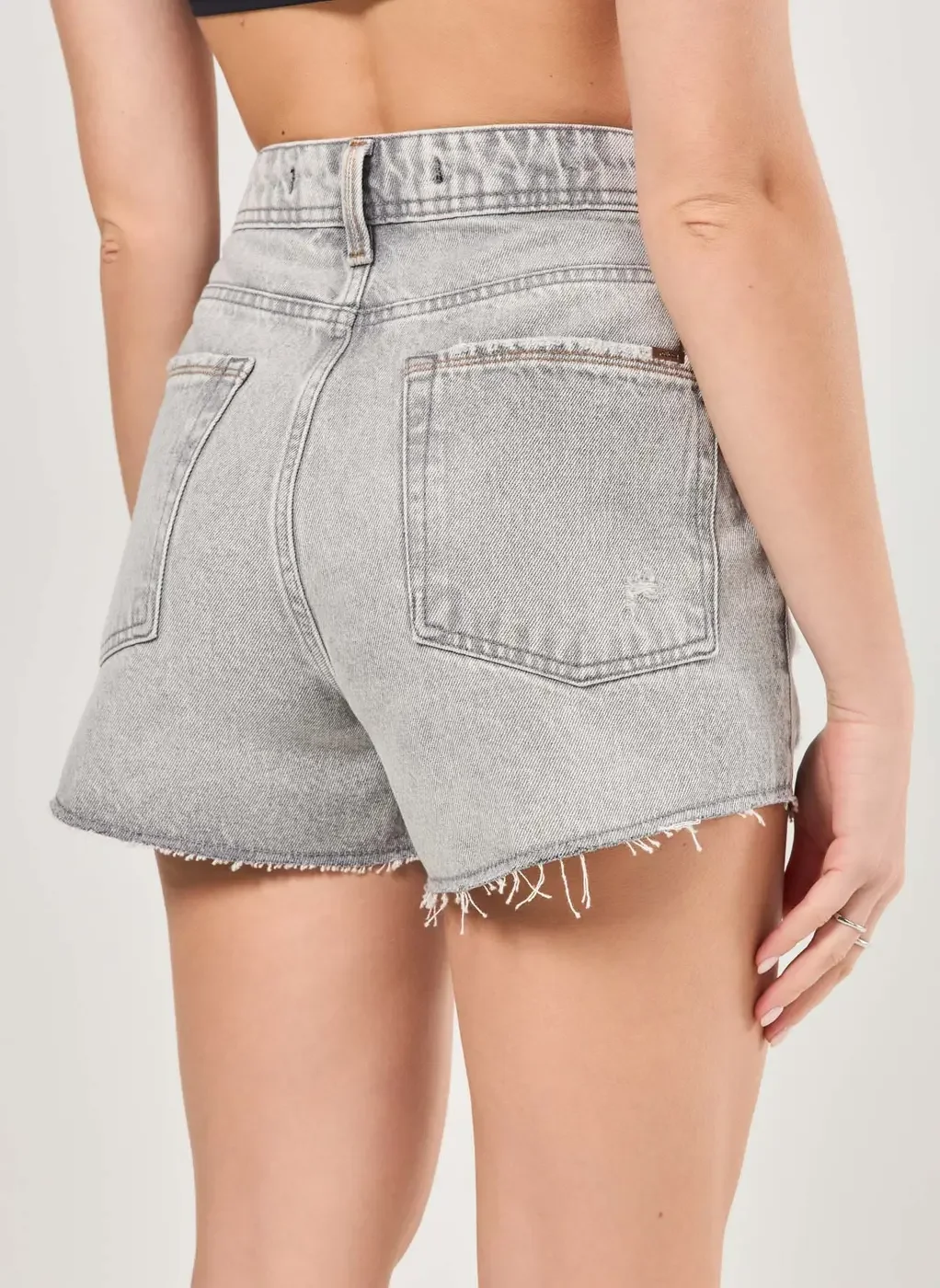 Short Jeans Cinza Desfiado