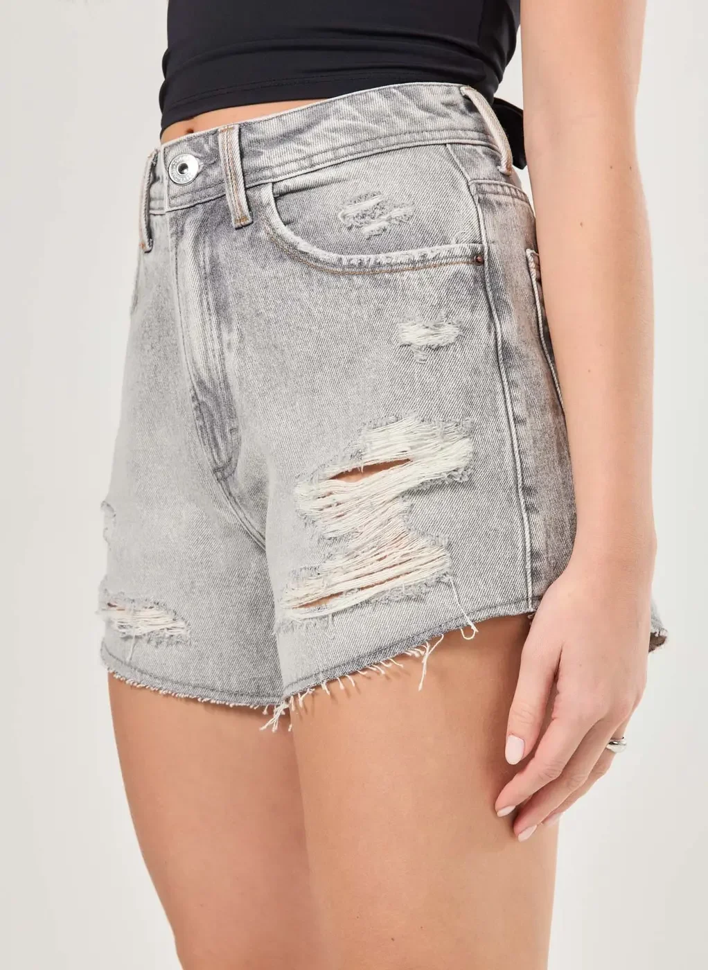 Short Jeans Cinza Desfiado