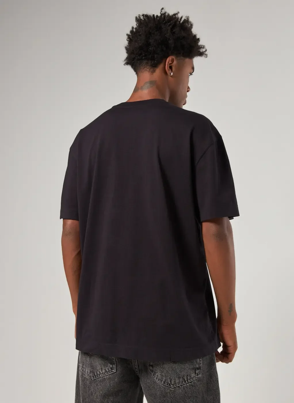 Camiseta Preta Box Always Moving