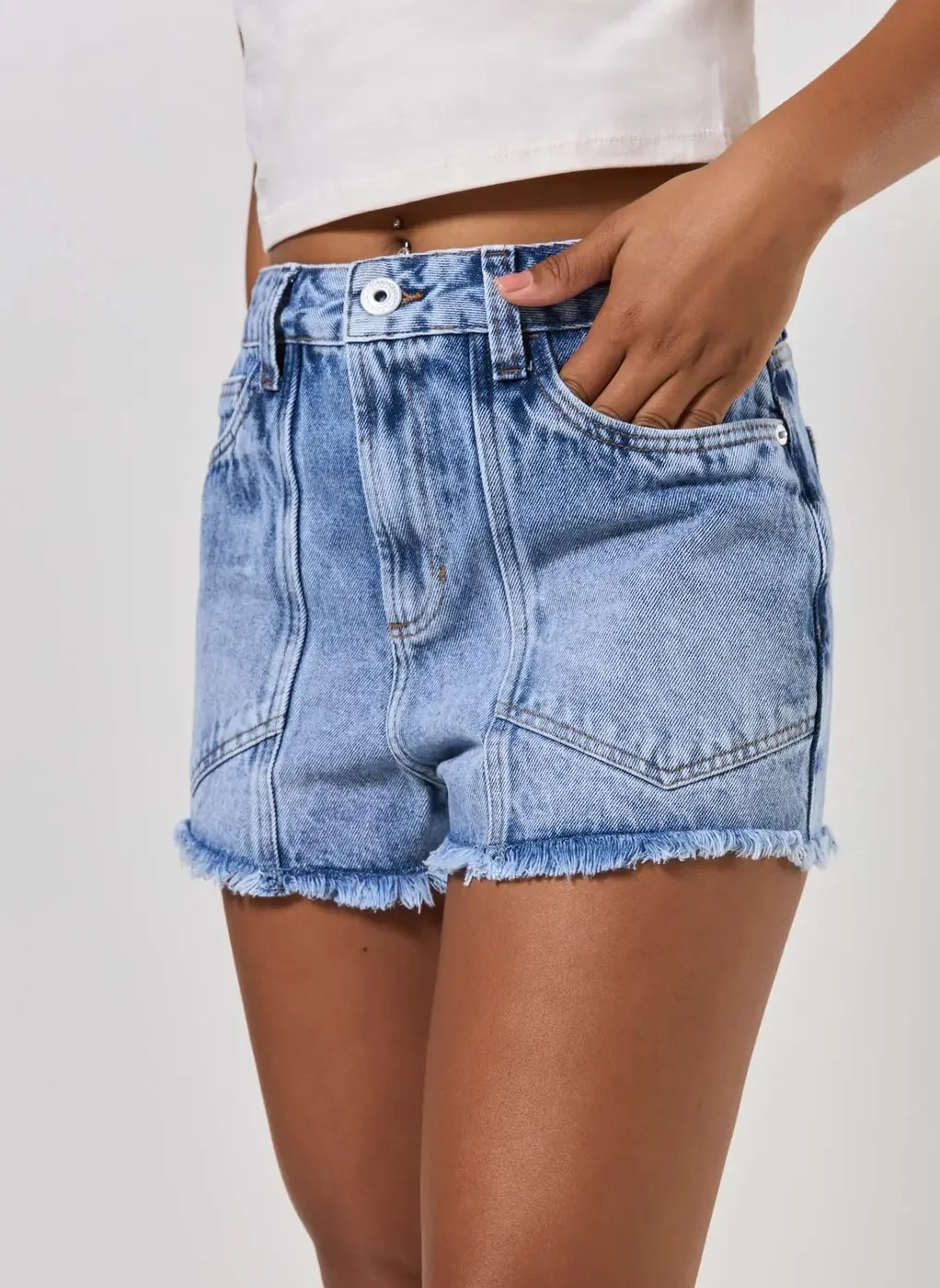 Short Jeans Costuras Marcantes