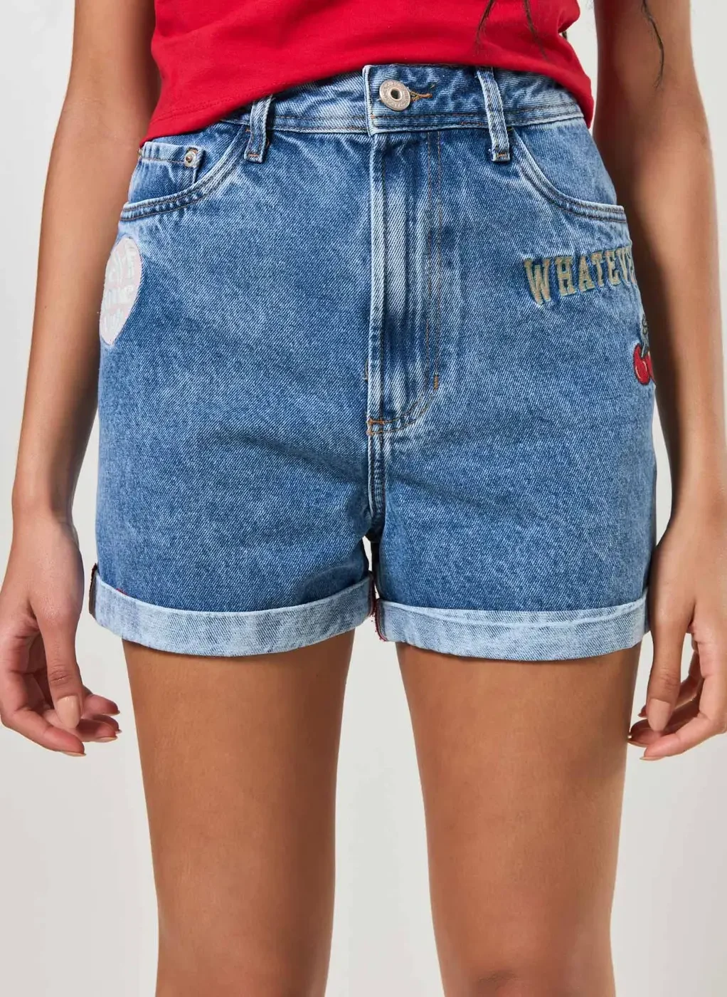 Short Jeans Cintura Alta Patchs