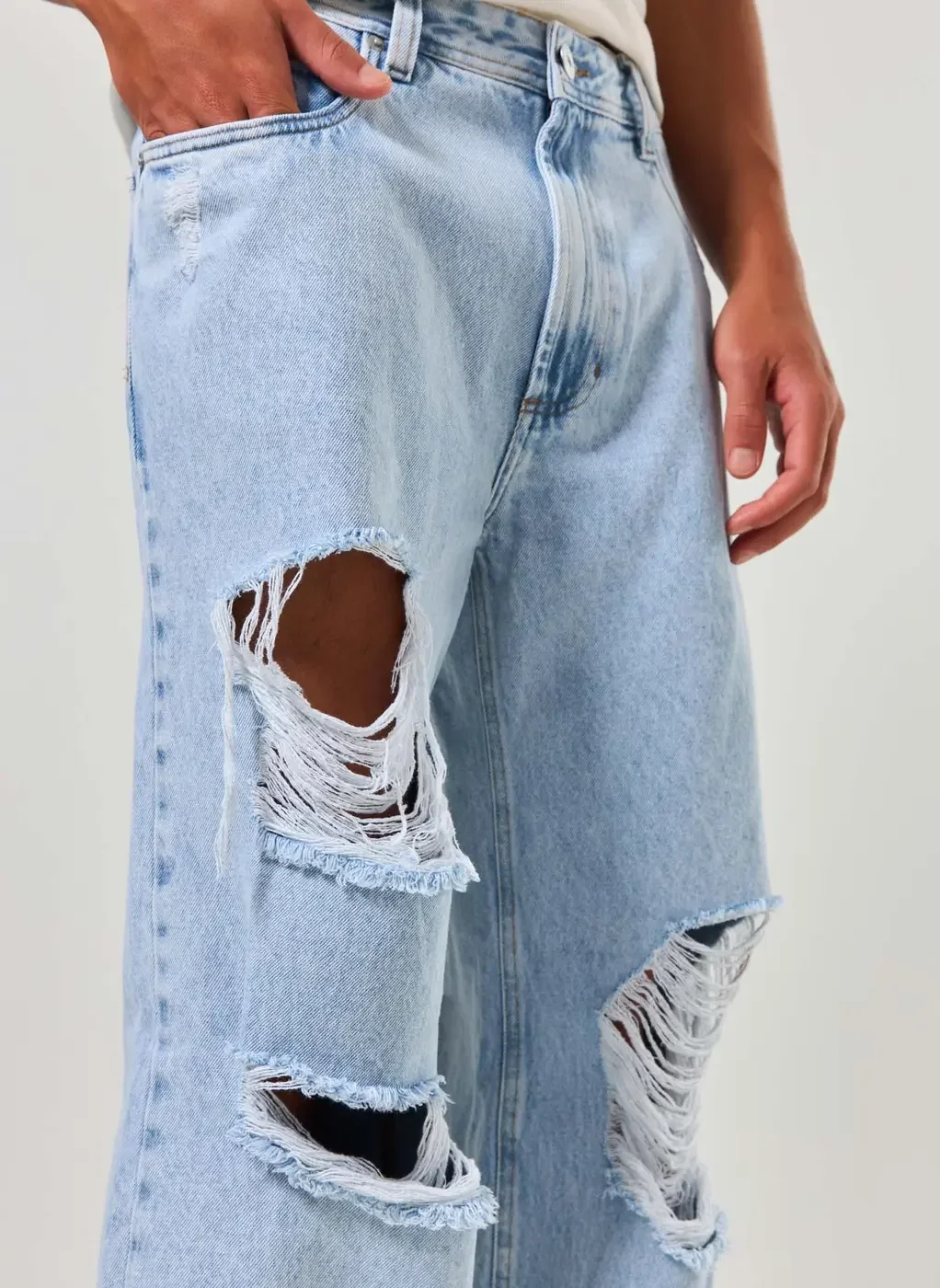 Calça Jeans Oversized Destroyed