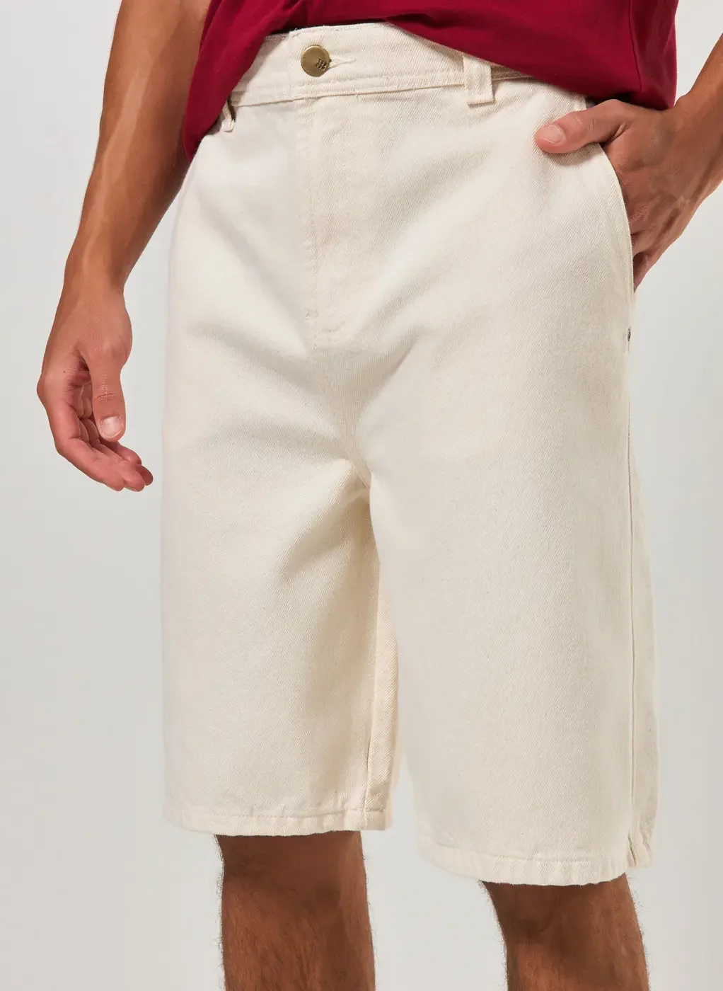 Bermuda Sarja Off-White Básica