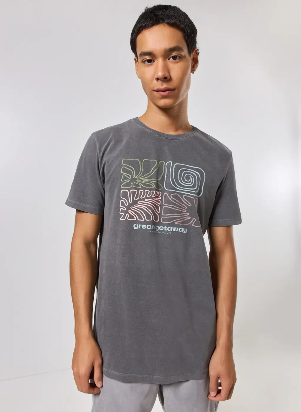 Camiseta Regular Preta Estonada Nature