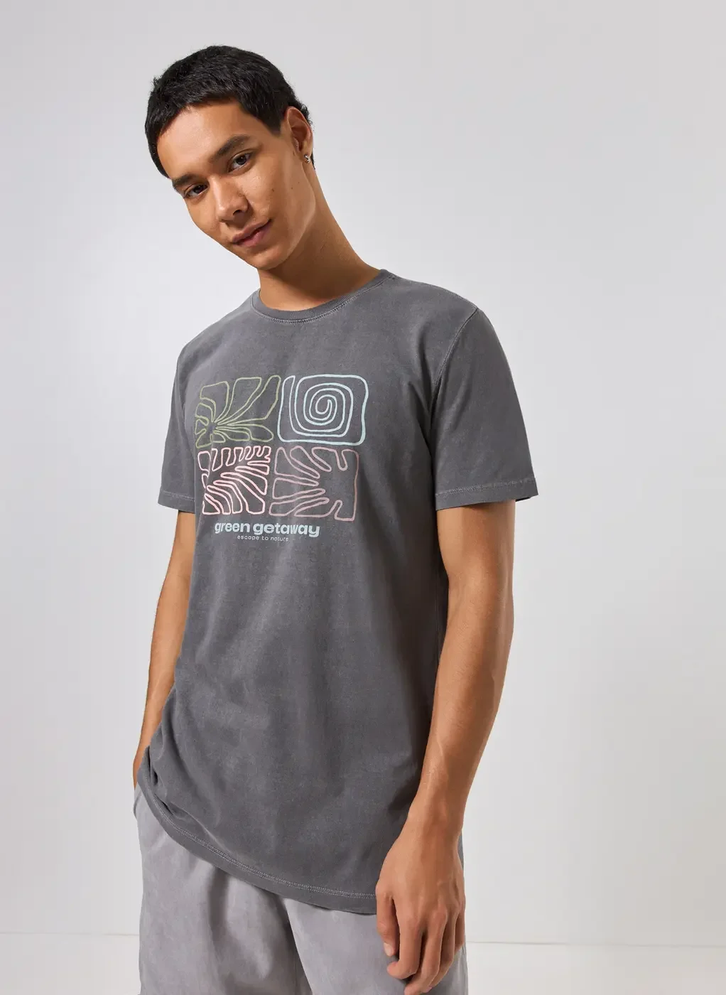 Camiseta Regular Preta Estonada Nature