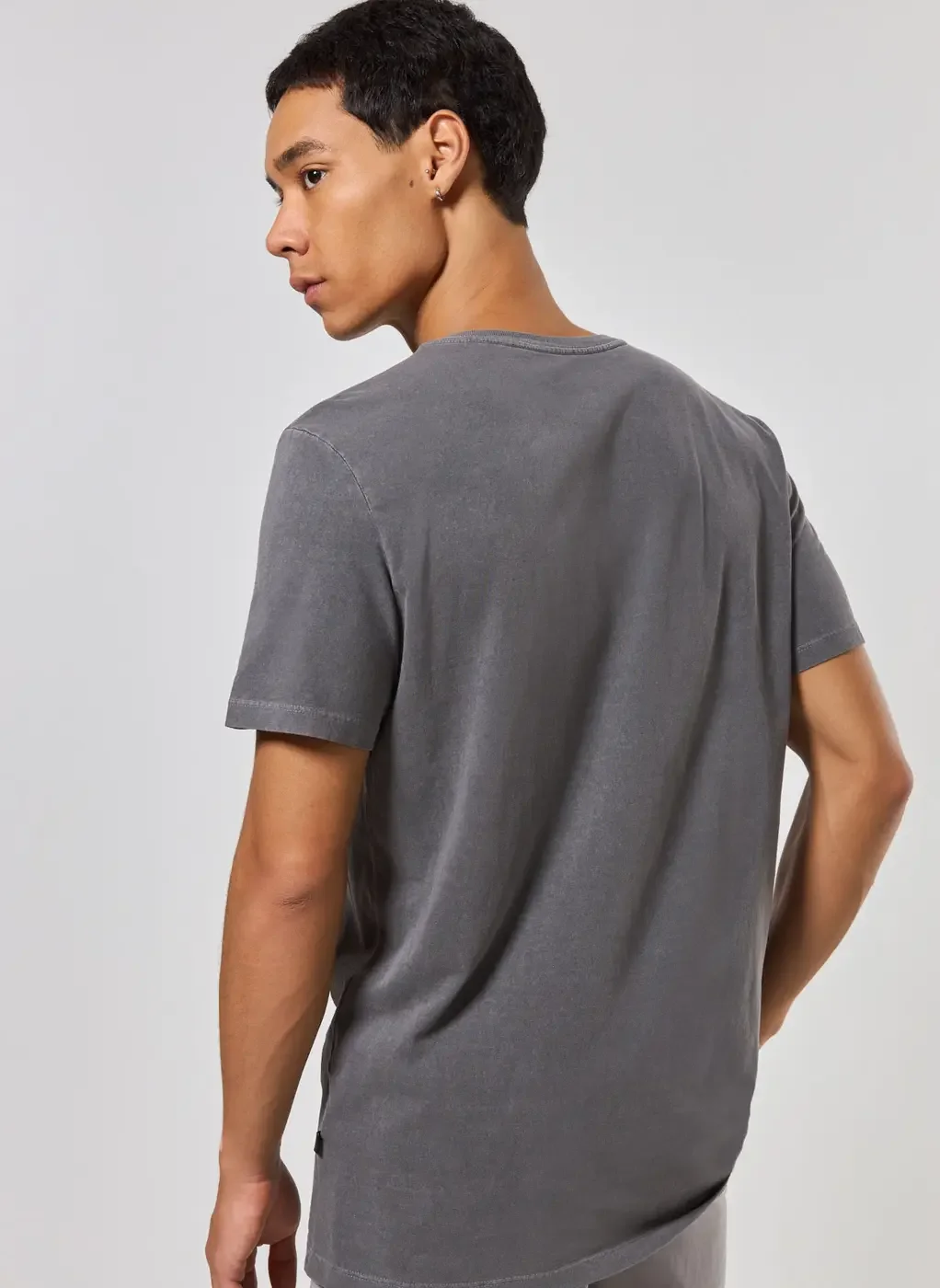 Camiseta Regular Preta Estonada Nature