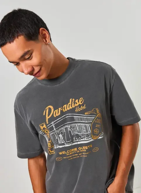 Camiseta Preta Estonada Box Hotel