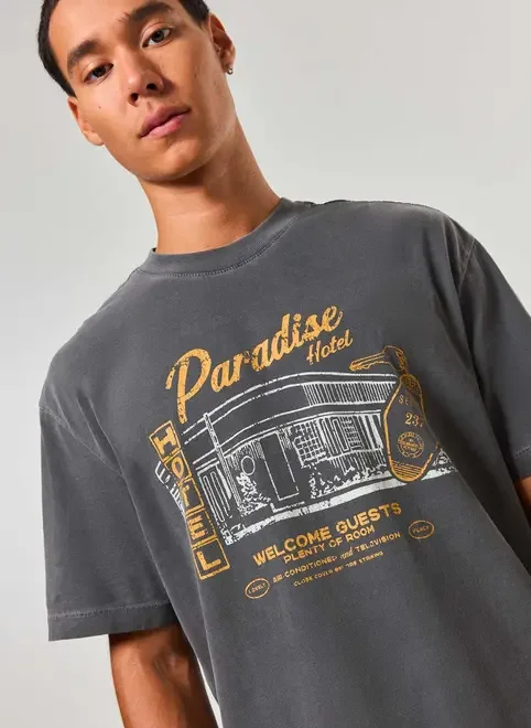 Camiseta Preta Estonada Box Hotel