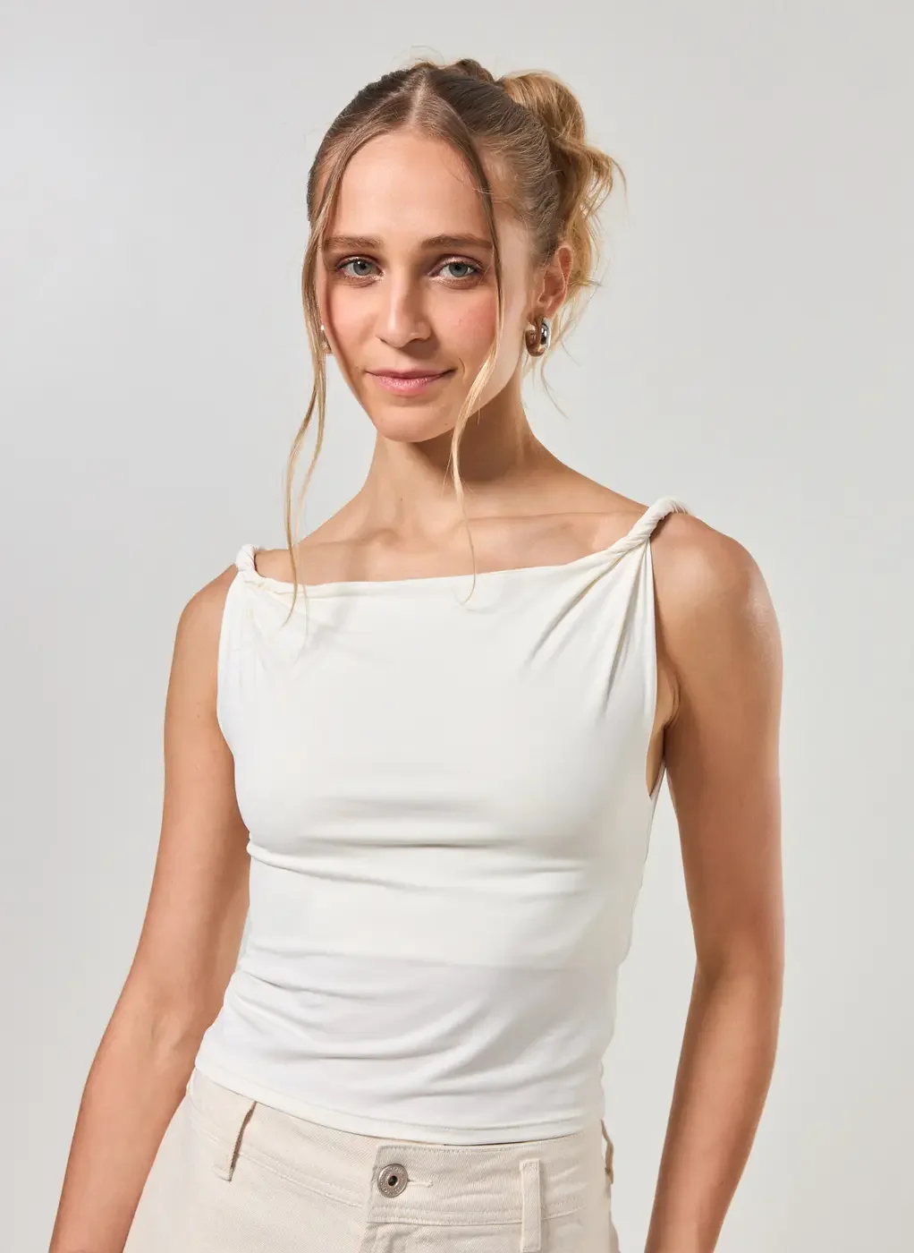 Blusa Poliamida Branca Alça Torcida