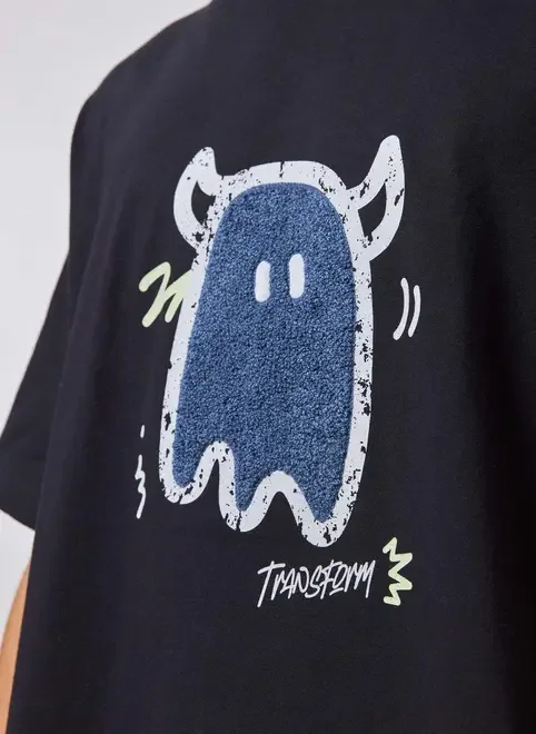 Camiseta Oversized Fantasma Chenille